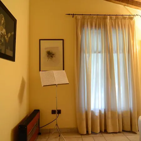 The House That Dreams... Perama